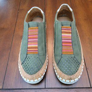 Really cute flat heel sneakers